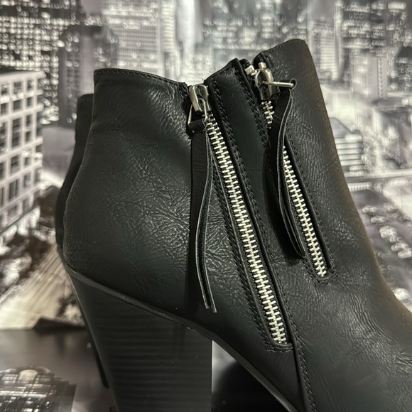Journee Collection Womens Ankle Boots - Picture 5 of 8